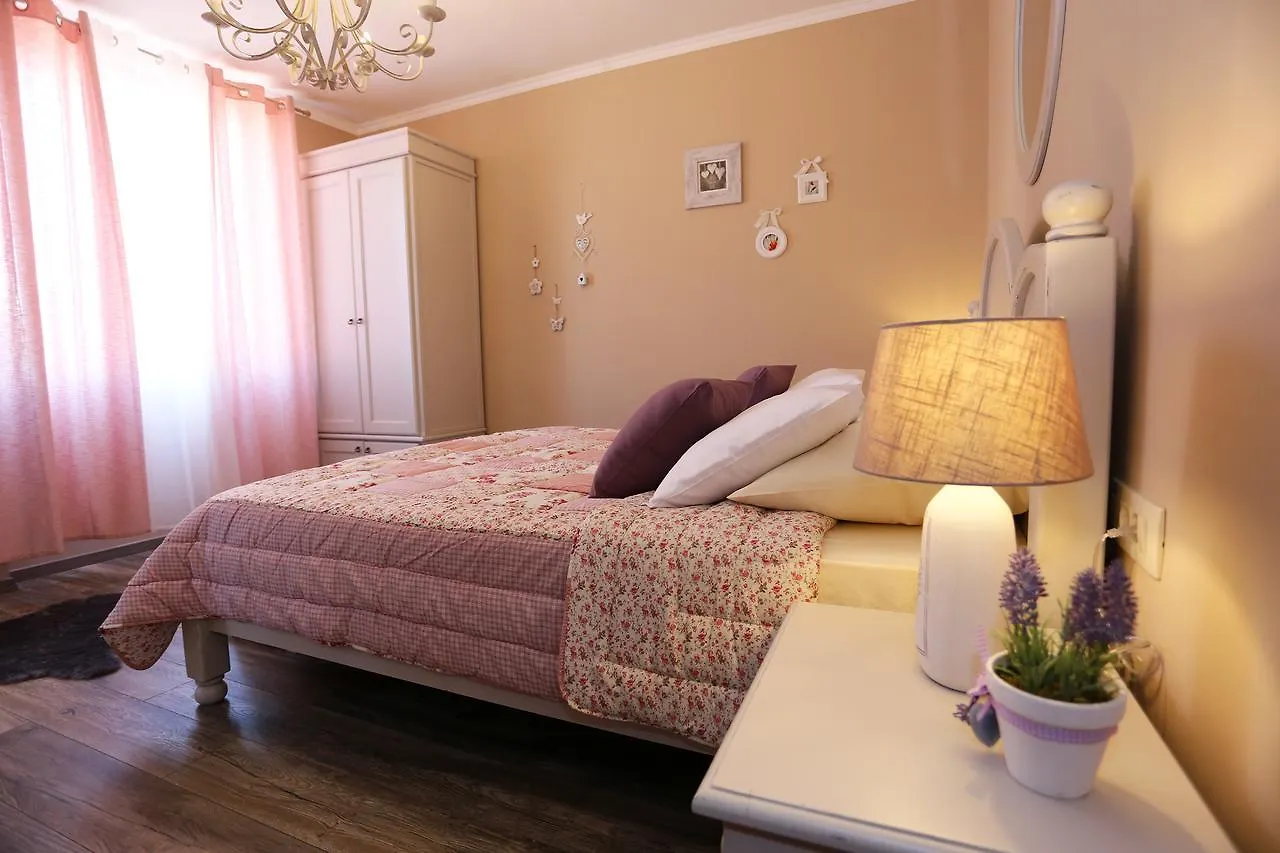 Shabby Chic Rooms Zadar 0*,