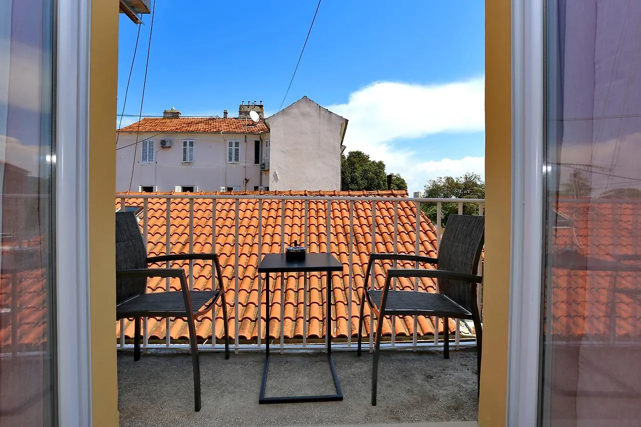 Shabby Chic Rooms Zadar Apartment